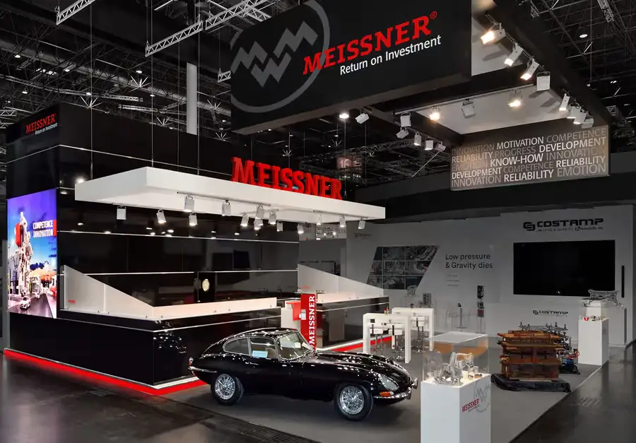 Messestand Meissner – Lüco Messebau Von Lüco gebauter Messestand für Meissner mit ausgestelltem Oldtimer-Sportwagen